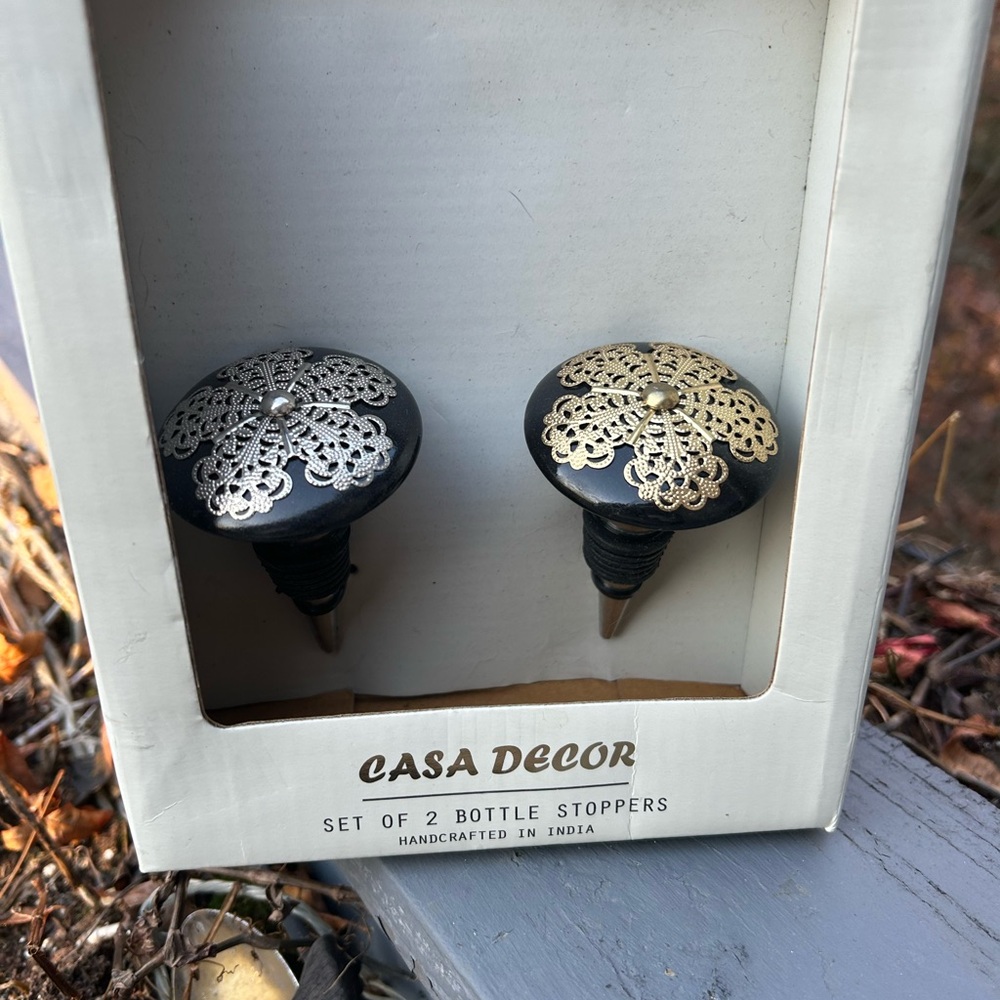 Casa Decor Set of Wine Stoppers New In Box